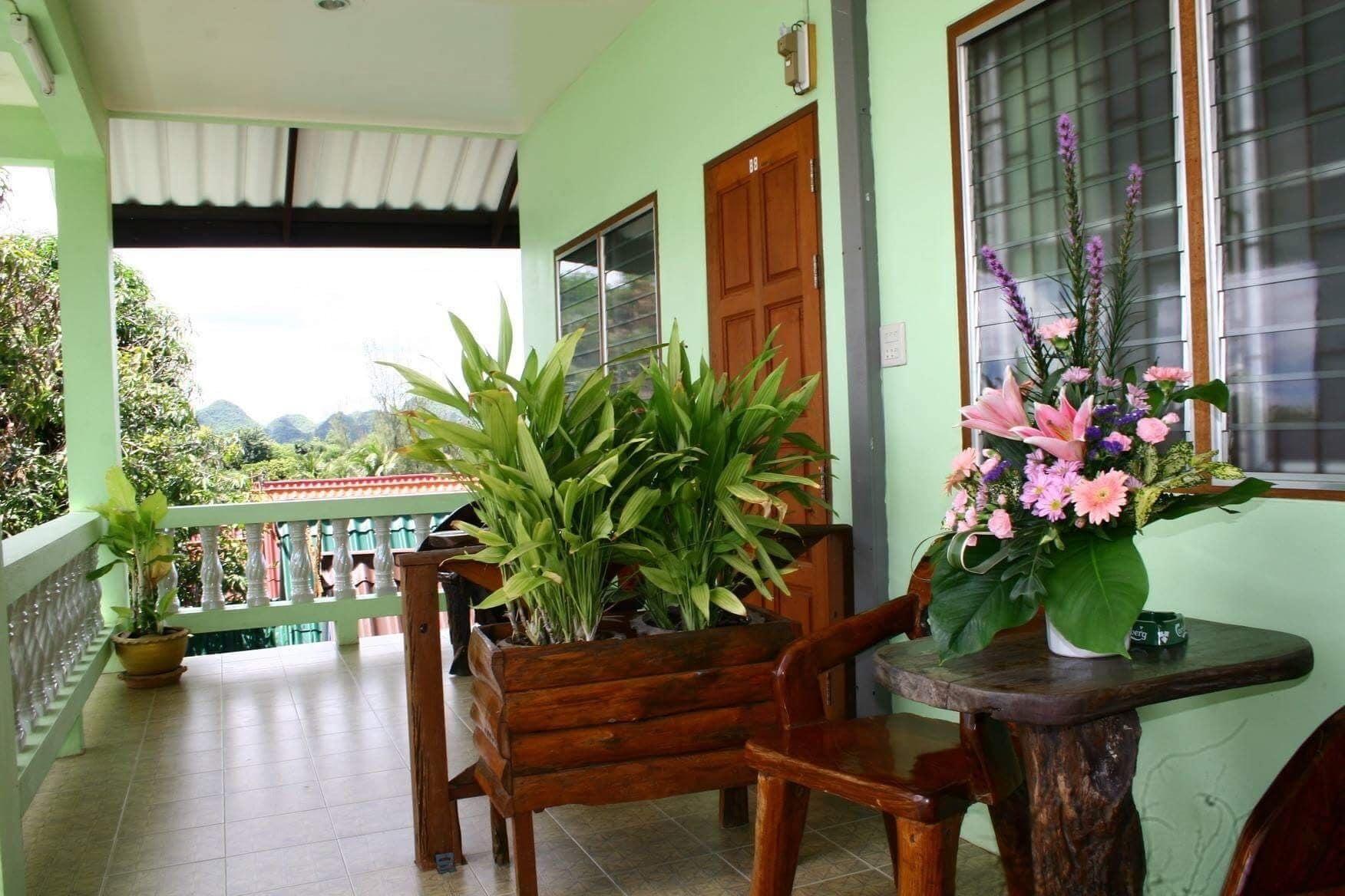 Pongphen Guesthouse - Sha Plus Certified Канчанабури Экстерьер фото
