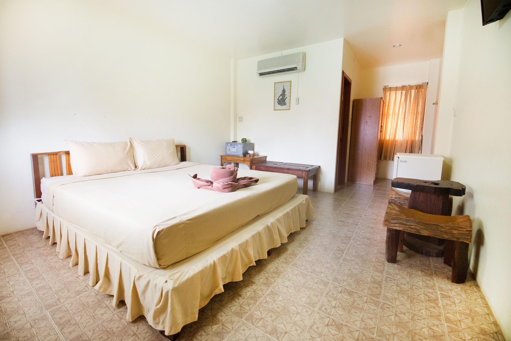 Pongphen Guesthouse - Sha Plus Certified Канчанабури Экстерьер фото