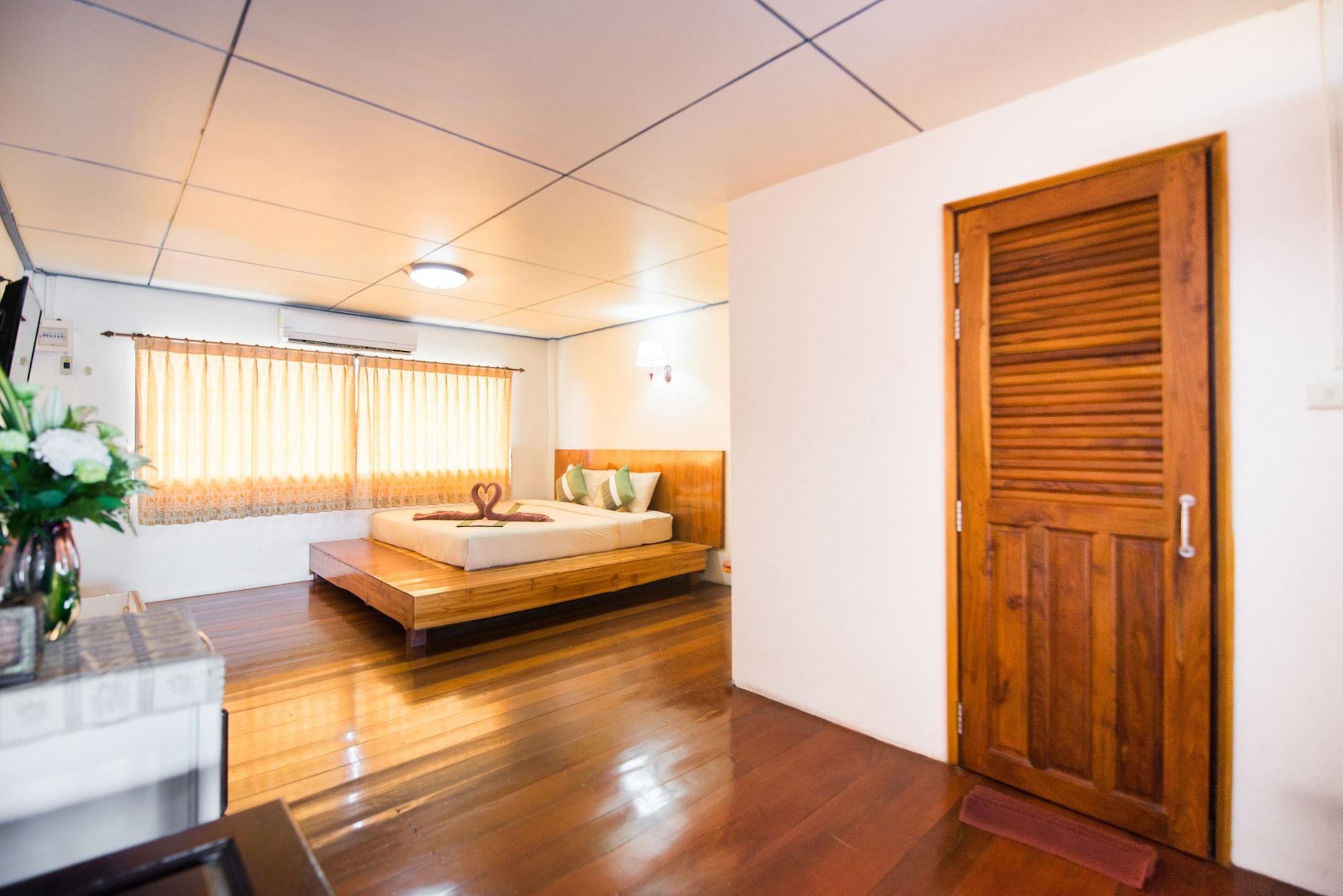 Pongphen Guesthouse - Sha Plus Certified Канчанабури Экстерьер фото