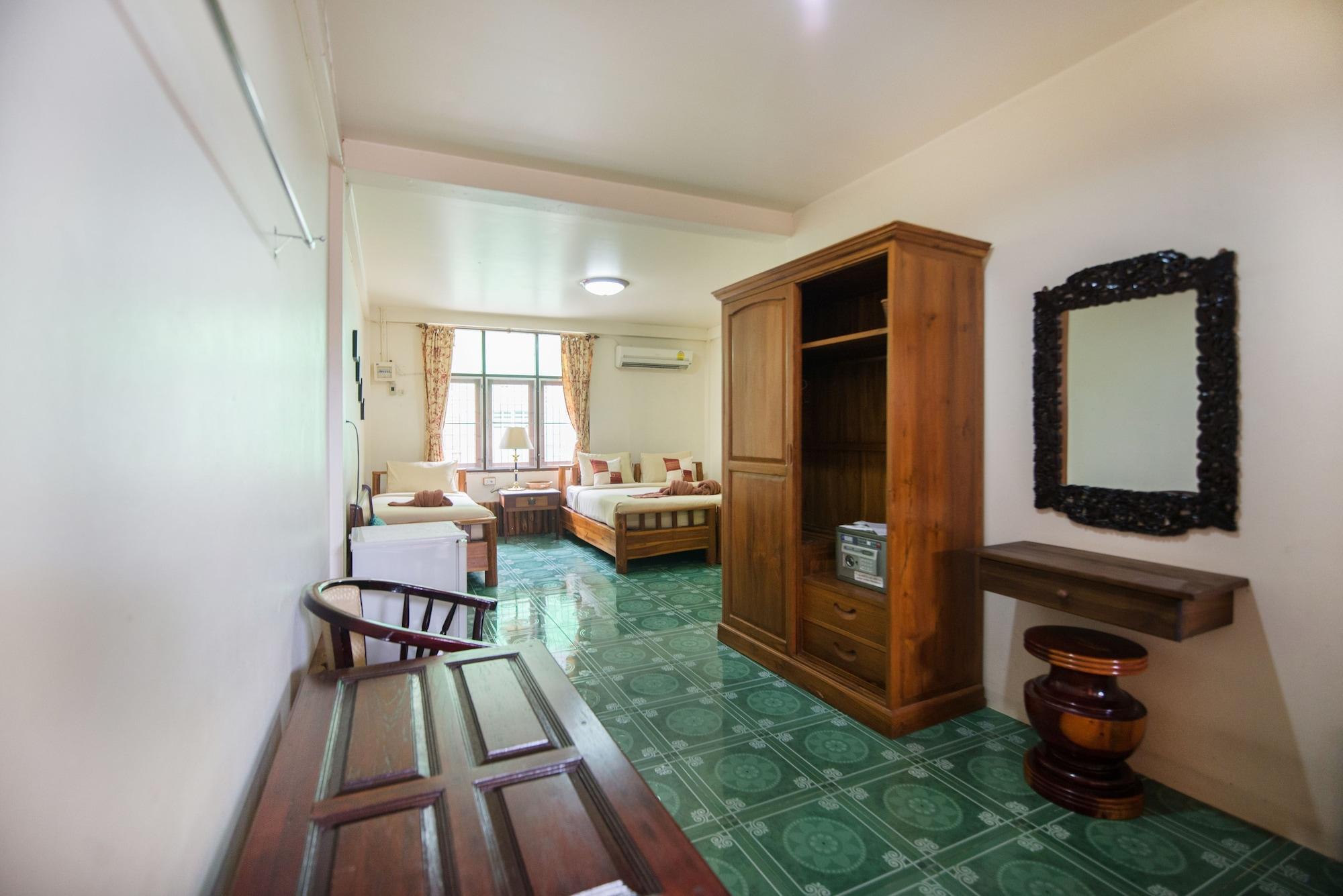 Pongphen Guesthouse - Sha Plus Certified Канчанабури Экстерьер фото