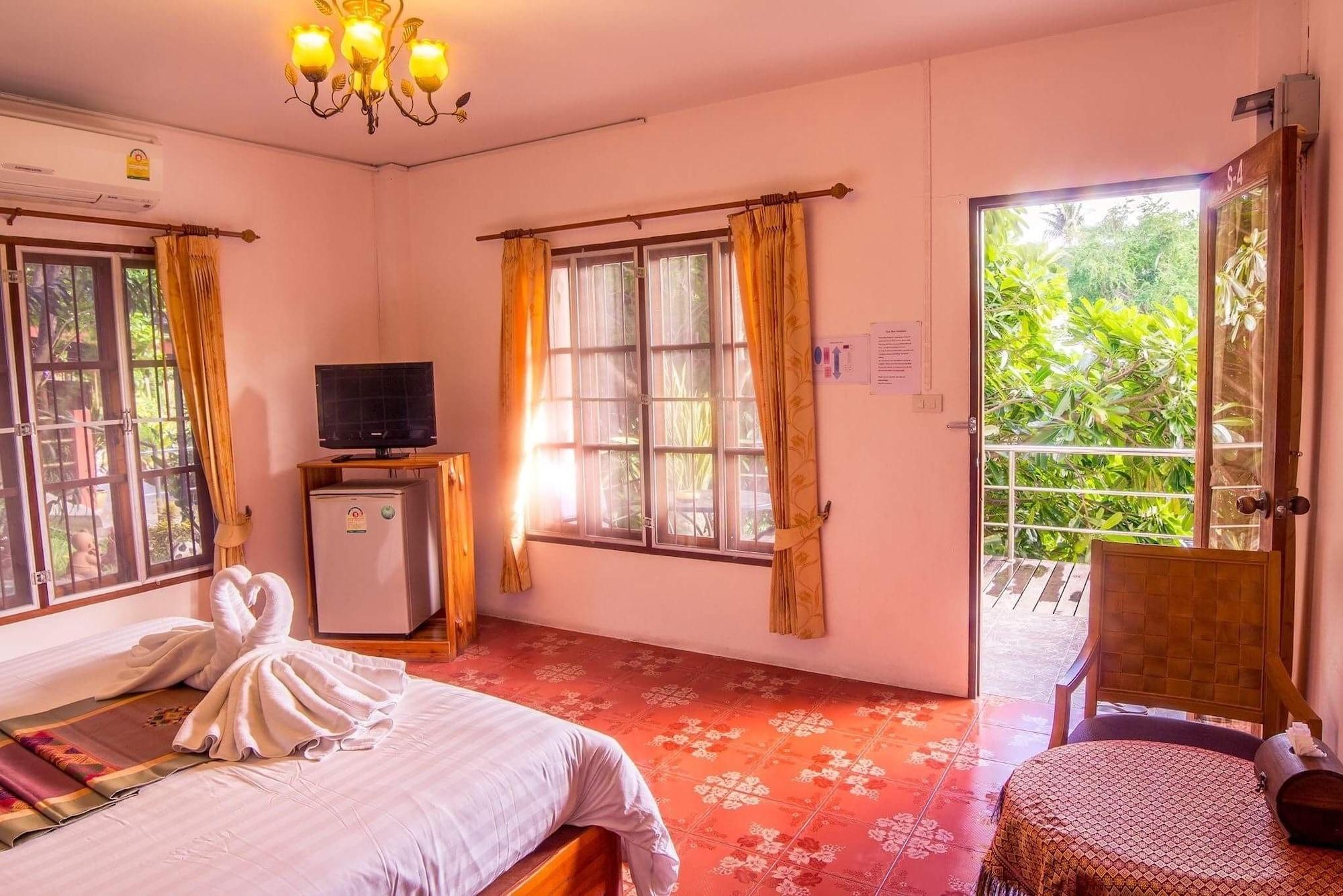 Pongphen Guesthouse - Sha Plus Certified Канчанабури Экстерьер фото