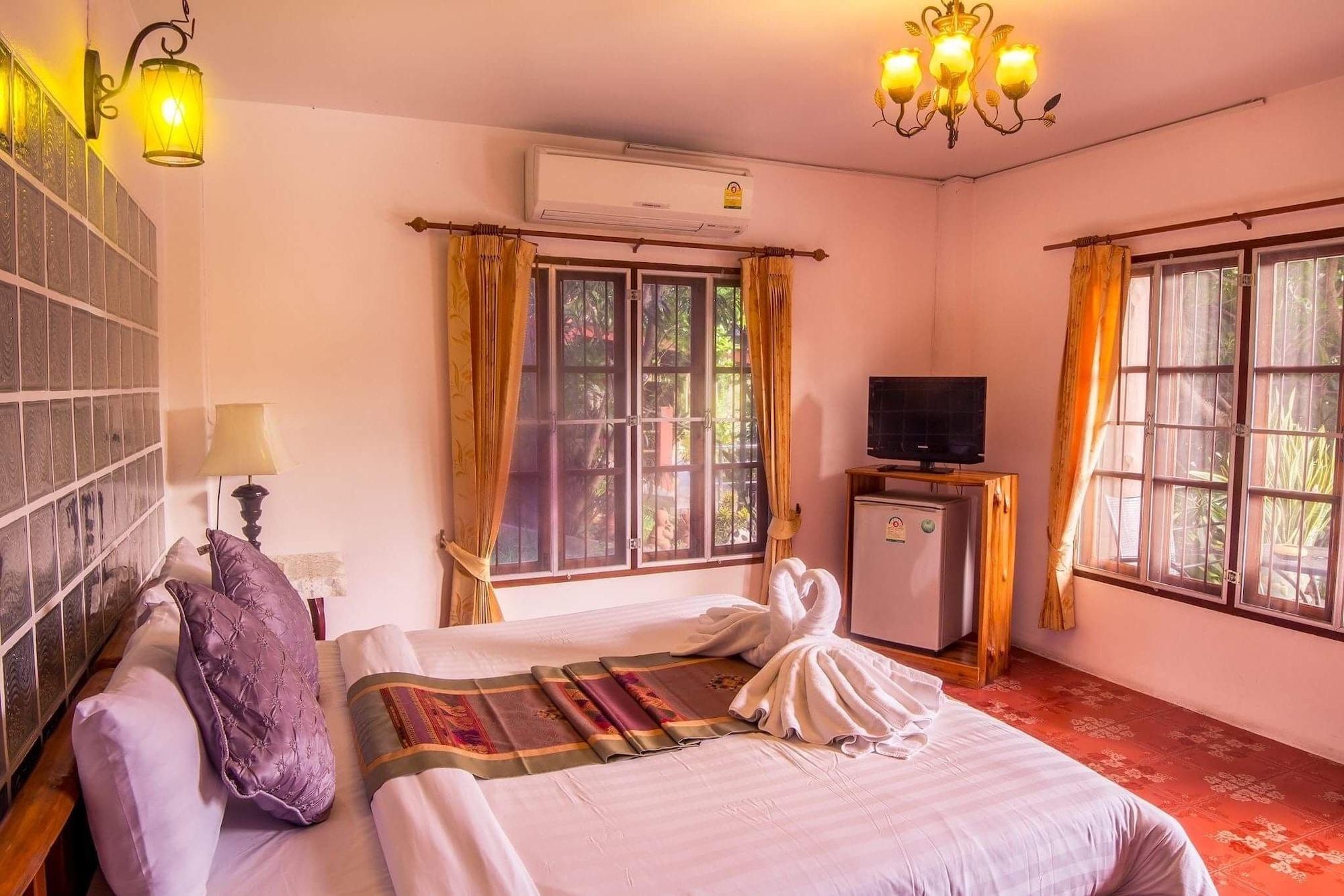 Pongphen Guesthouse - Sha Plus Certified Канчанабури Экстерьер фото