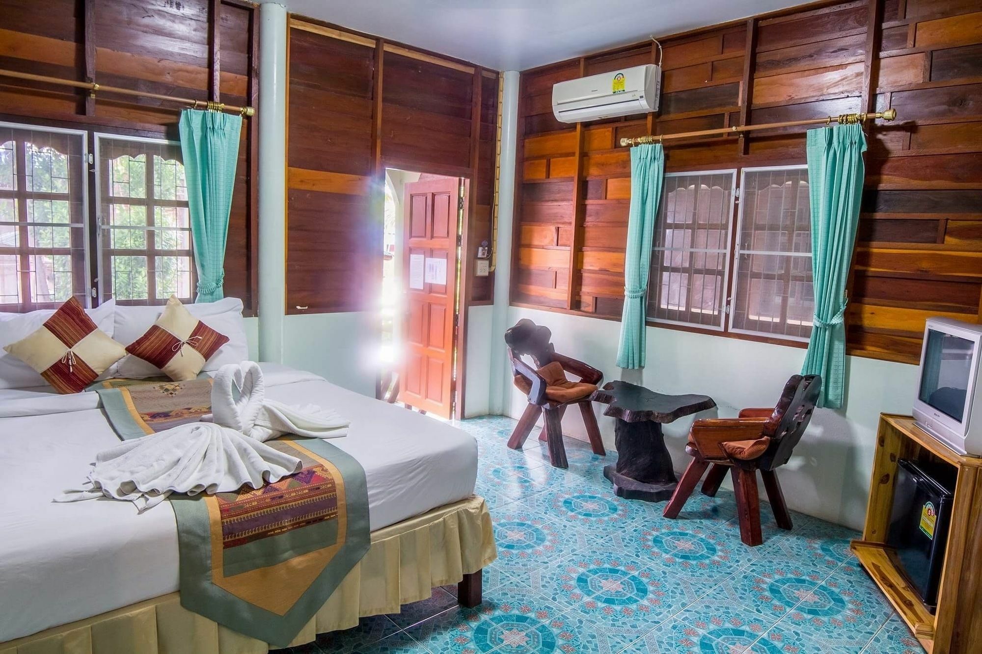 Pongphen Guesthouse - Sha Plus Certified Канчанабури Экстерьер фото