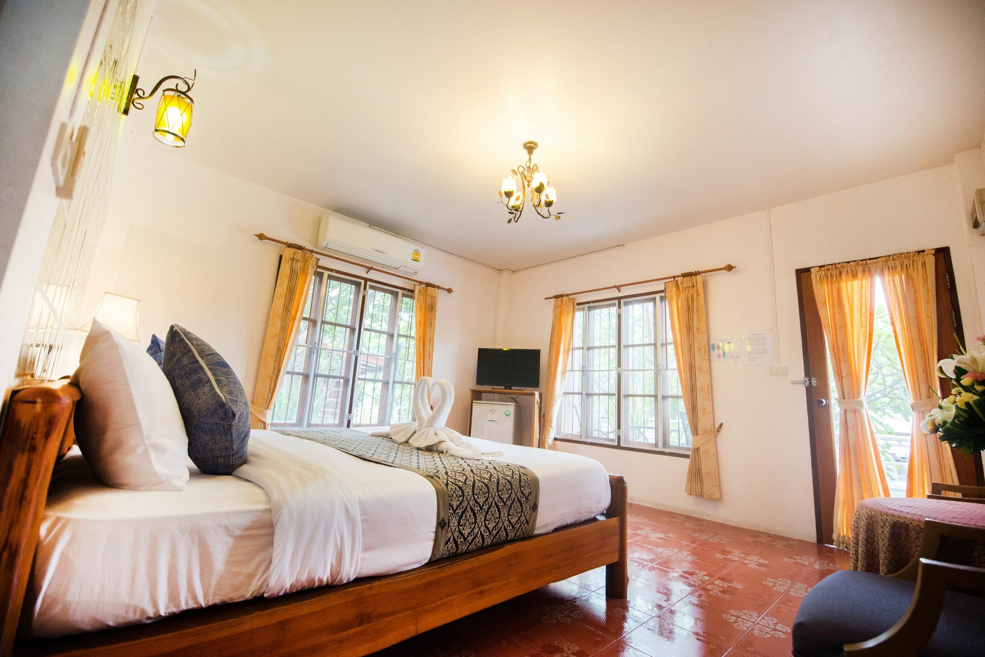 Pongphen Guesthouse - Sha Plus Certified Канчанабури Экстерьер фото