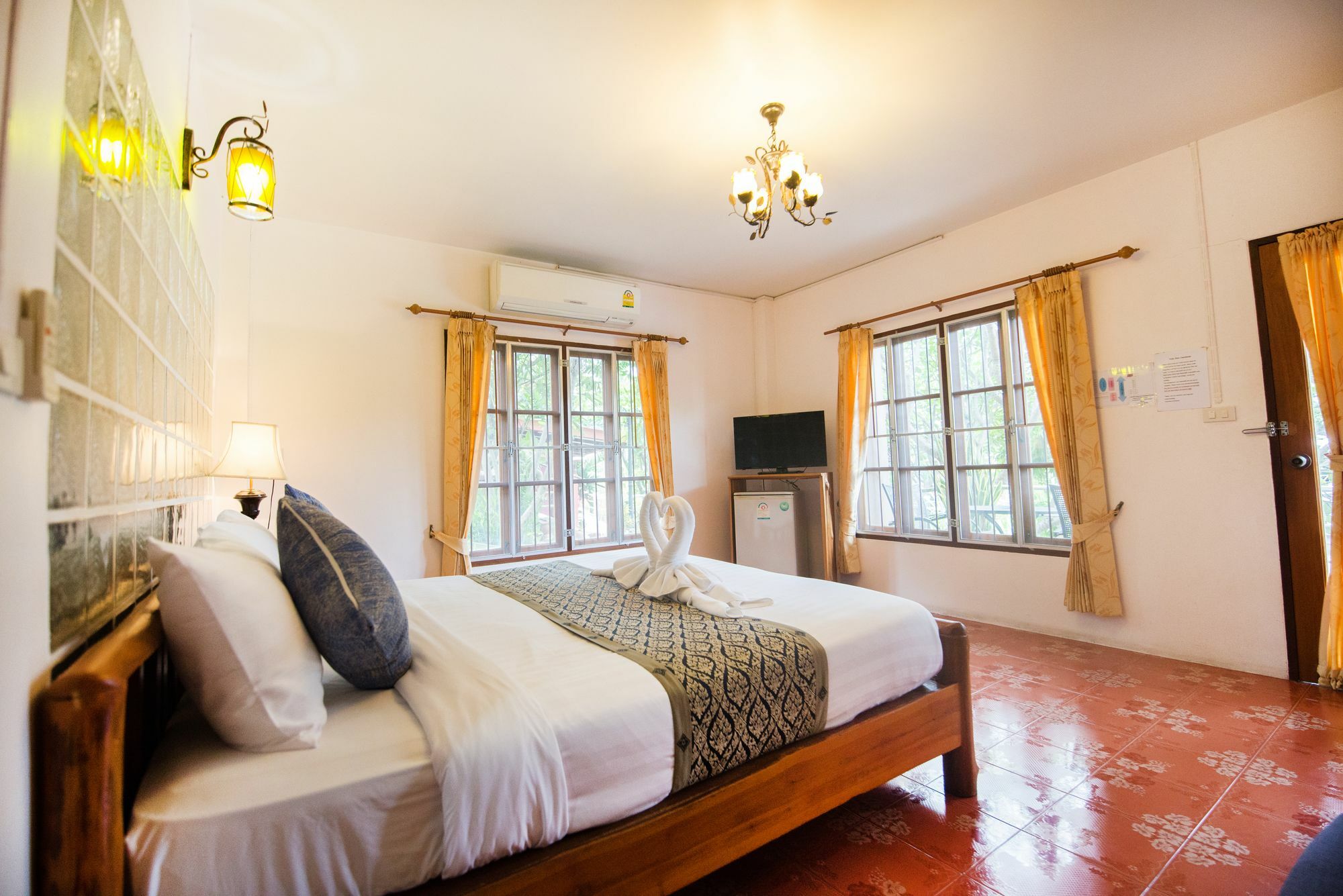 Pongphen Guesthouse - Sha Plus Certified Канчанабури Экстерьер фото