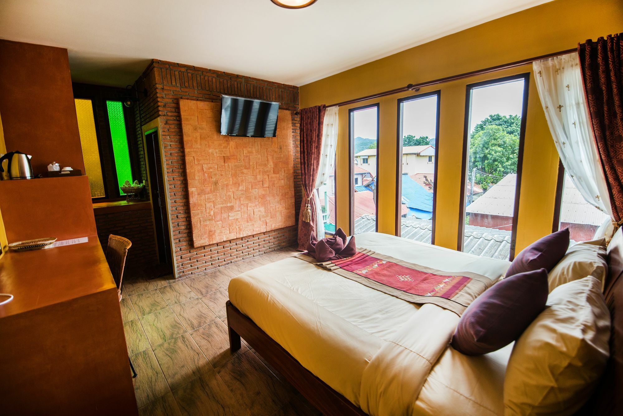 Pongphen Guesthouse - Sha Plus Certified Канчанабури Экстерьер фото