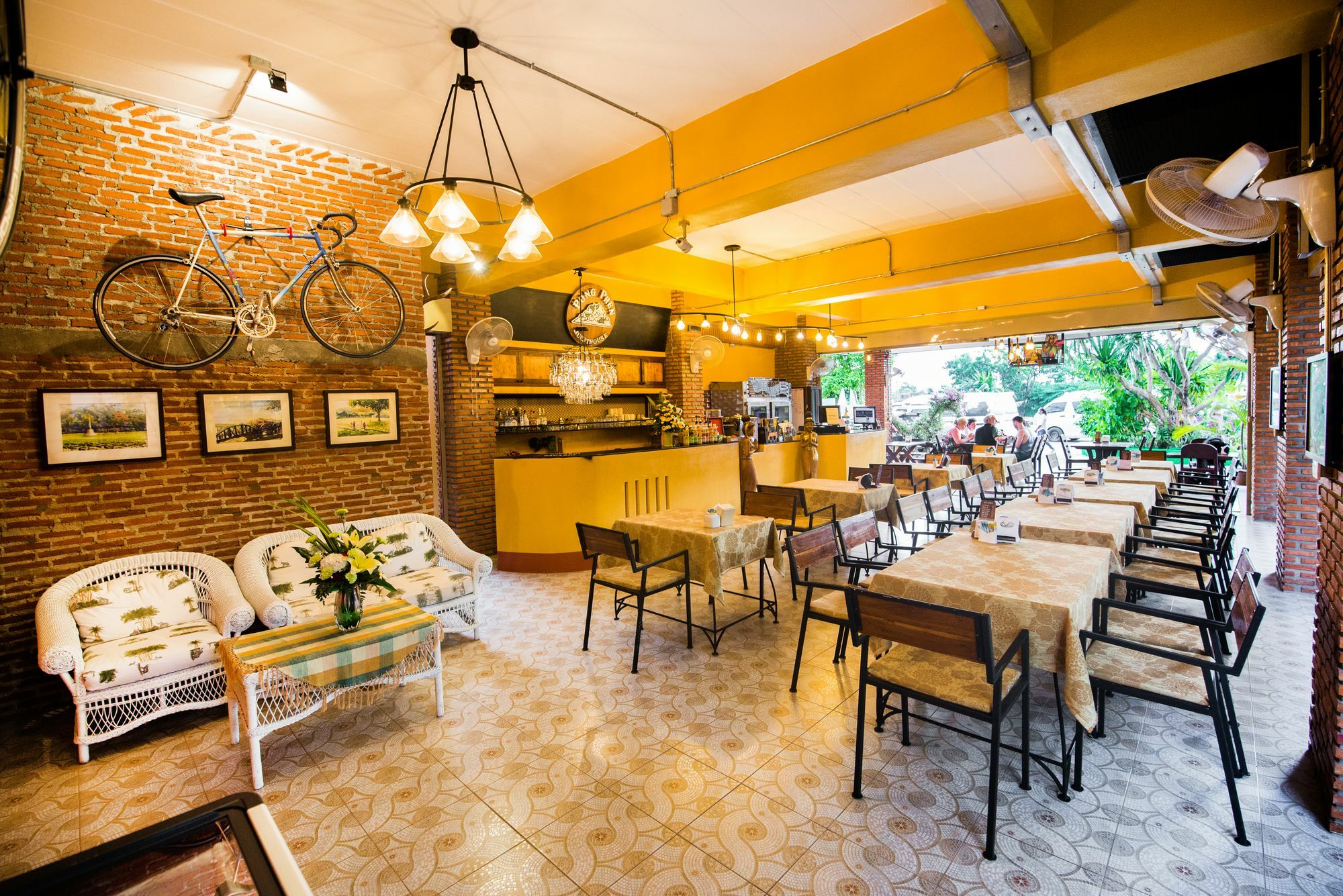 Pongphen Guesthouse - Sha Plus Certified Канчанабури Экстерьер фото